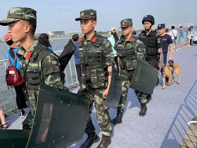 包含风云突变！多特蒙德赛前防线松动；英超版图或变；赛场秩序良好；医务组通报恢复的词条